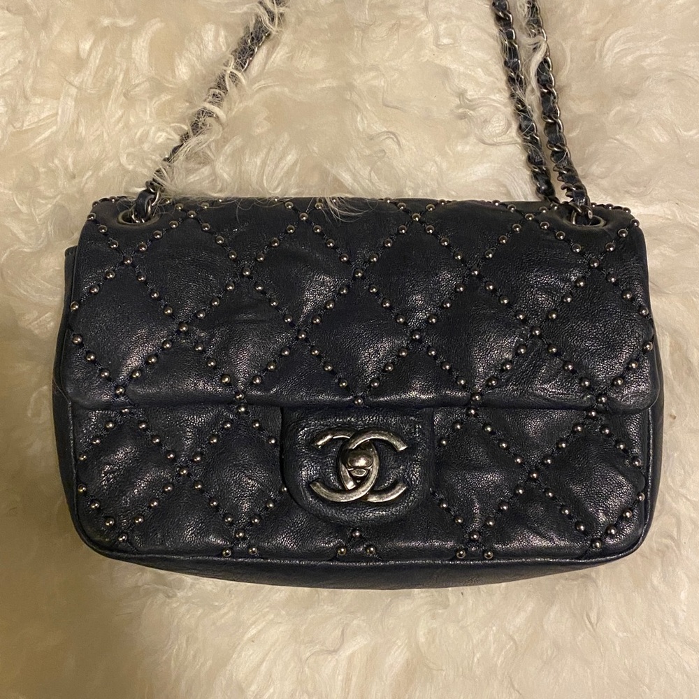 CHANEL - Studded Flapbag in Navy